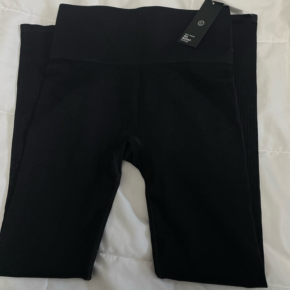 Gilly Hicks Go Boost Bottoms / Workout Leggings. Size medium, brand new.
